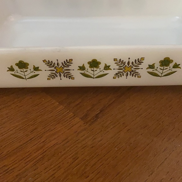 Vintage Anchor Hocking casserole dish - Picture 3 of 4